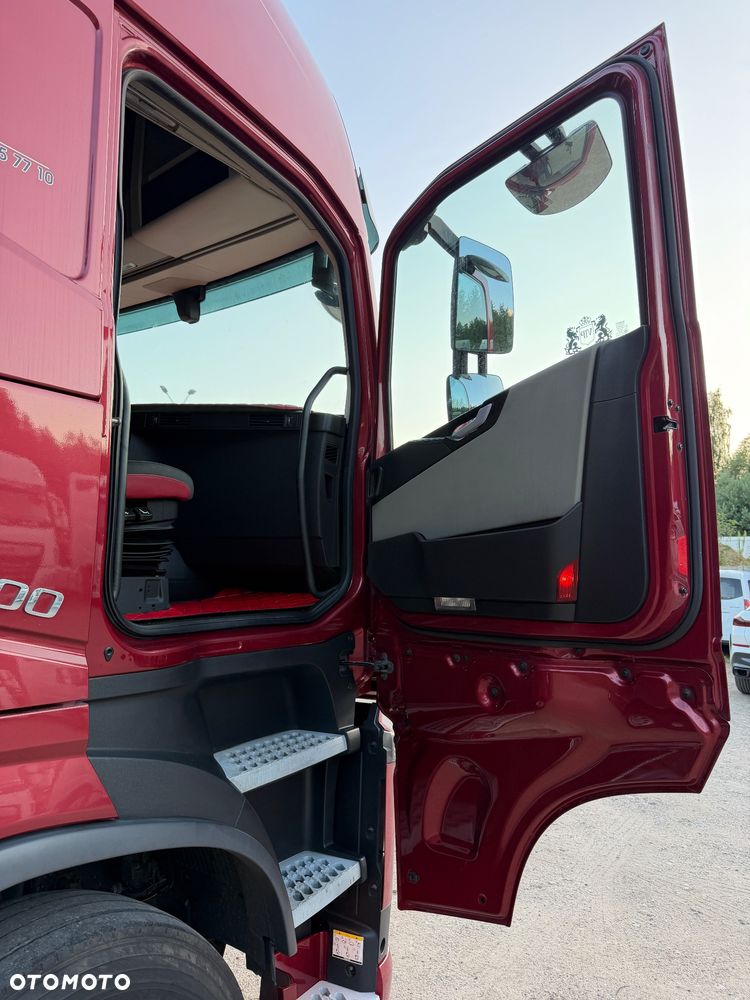 Volvo FH 500 XXL TELEWIZOR / KSENONY / FULL SPOJLERY / LAKIER METALIK / DŁUGA RAMA AKUMULATORY Z TYŁU / LAMPY LED / NAJWIĘKSZA KABINA XXL z TV / 2017 ROK !! - 36
