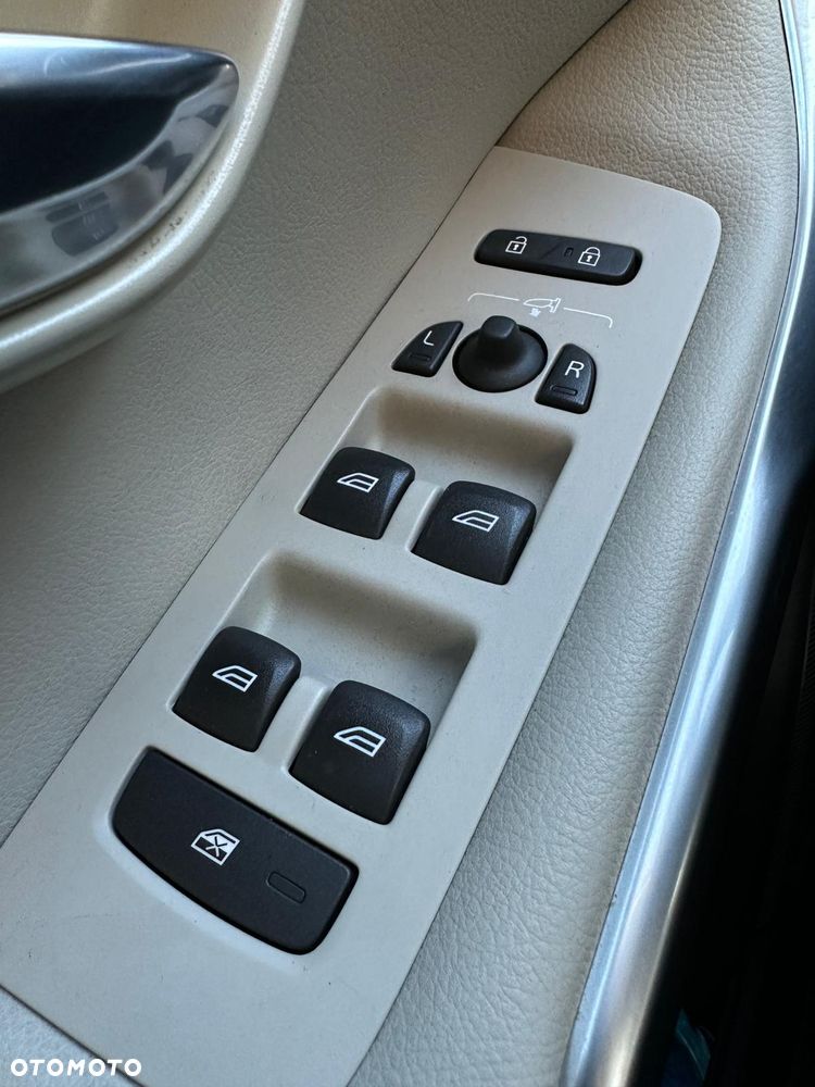 Volvo V40 D2 Momentum - 22