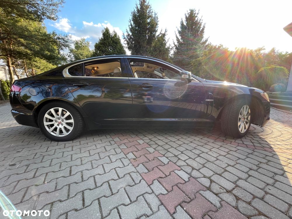 Jaguar XF 2.7 V6 Luxury - 12
