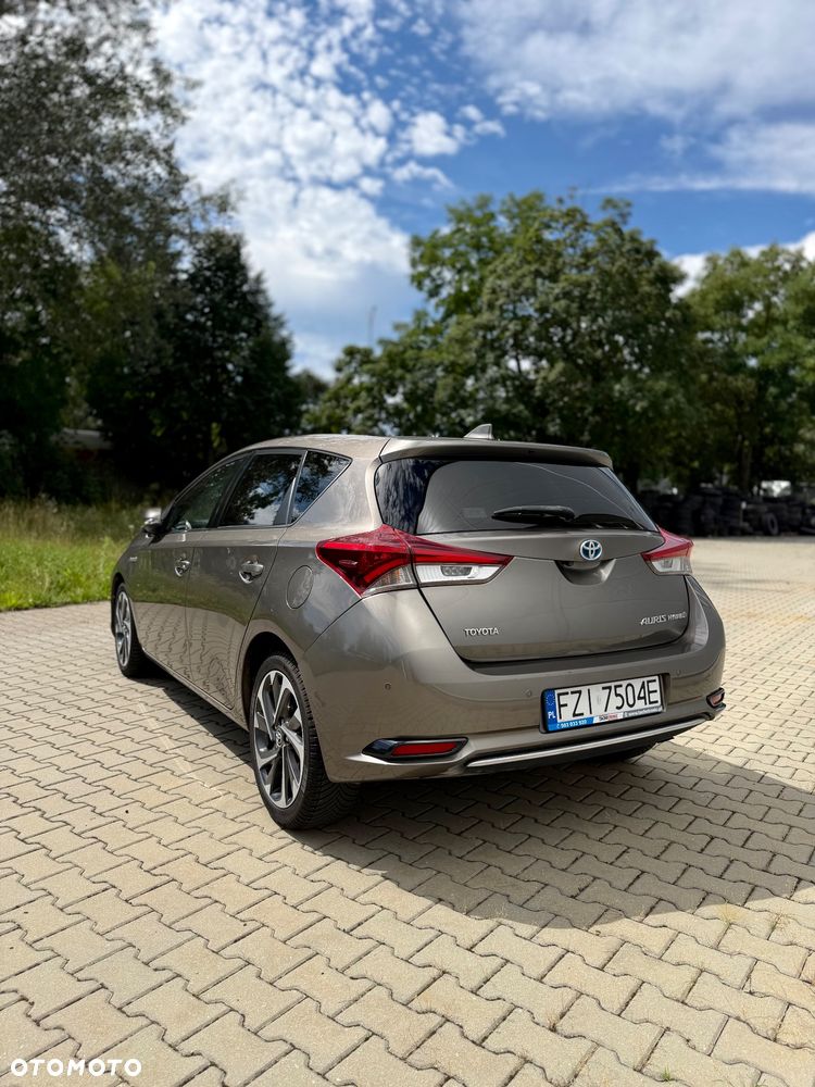 Toyota Auris 1.8 HSD Sol - 10