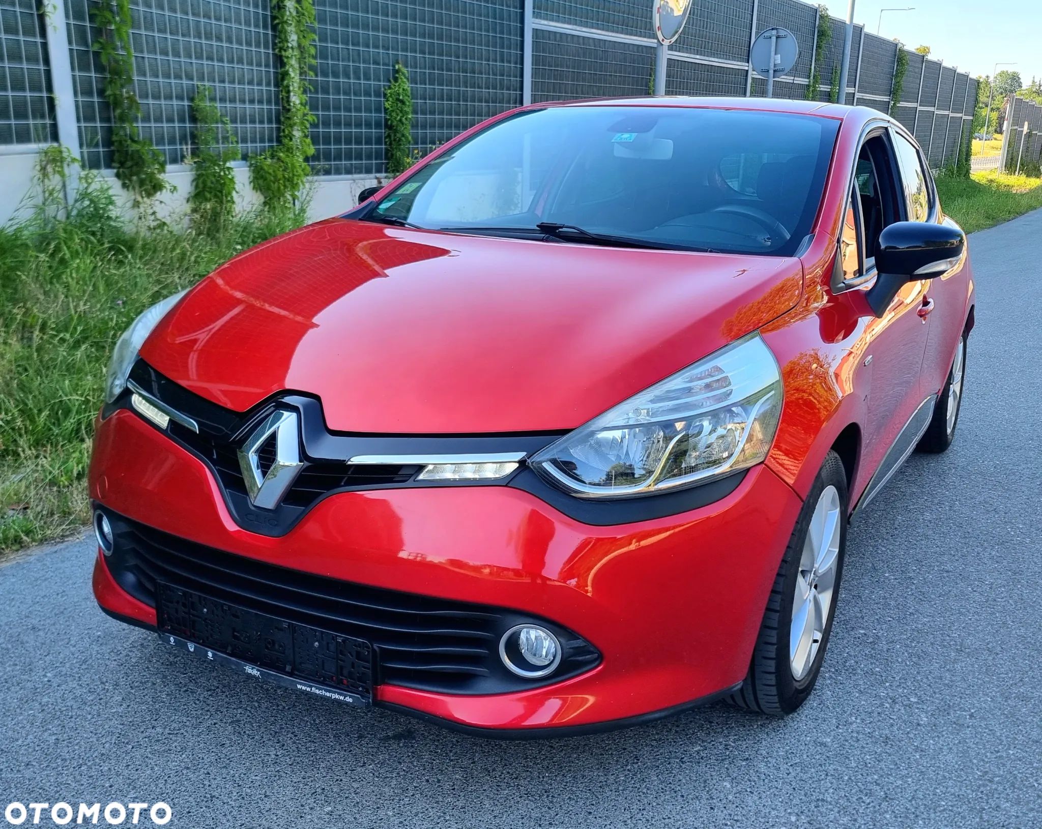 Renault Clio 1.2 16V Limited EU6 - 1