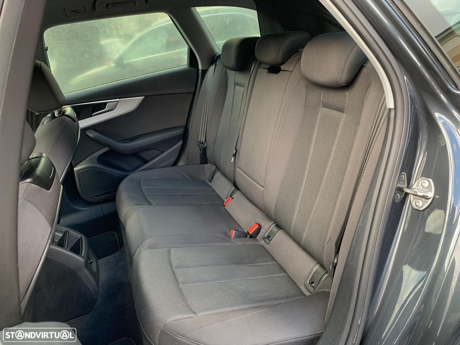 Audi A4 Avant 35 TDI Advanced S tronic - 14
