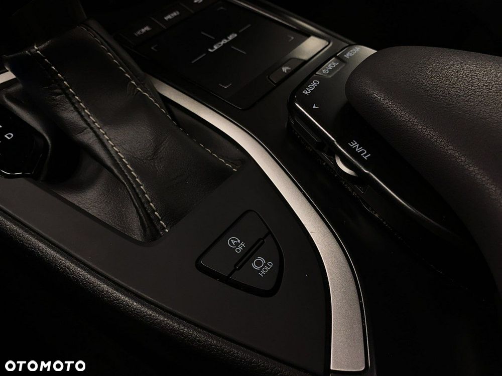 Lexus UX - 37