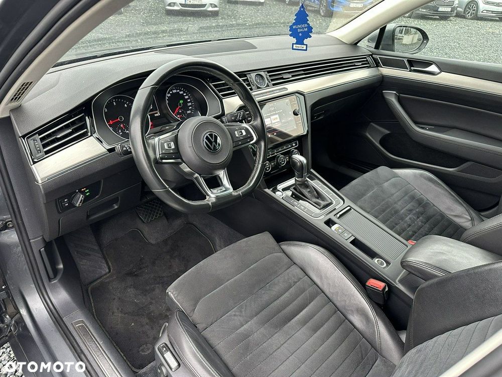 Volkswagen Passat - 10