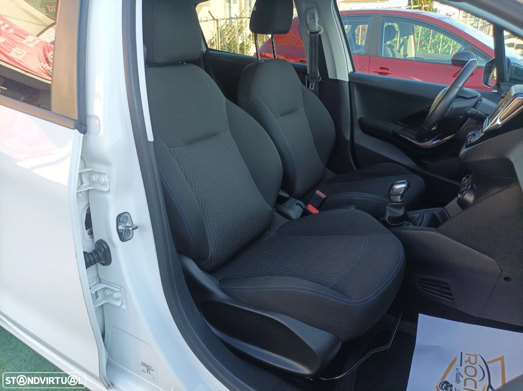 Peugeot 208 1.2 PureTech Style - 34