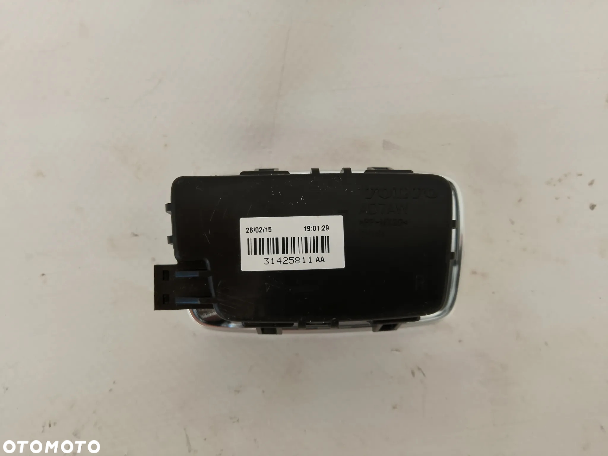 Lampka podsufitki sufitu lewa Volvo XC90 II 31425811 - 3