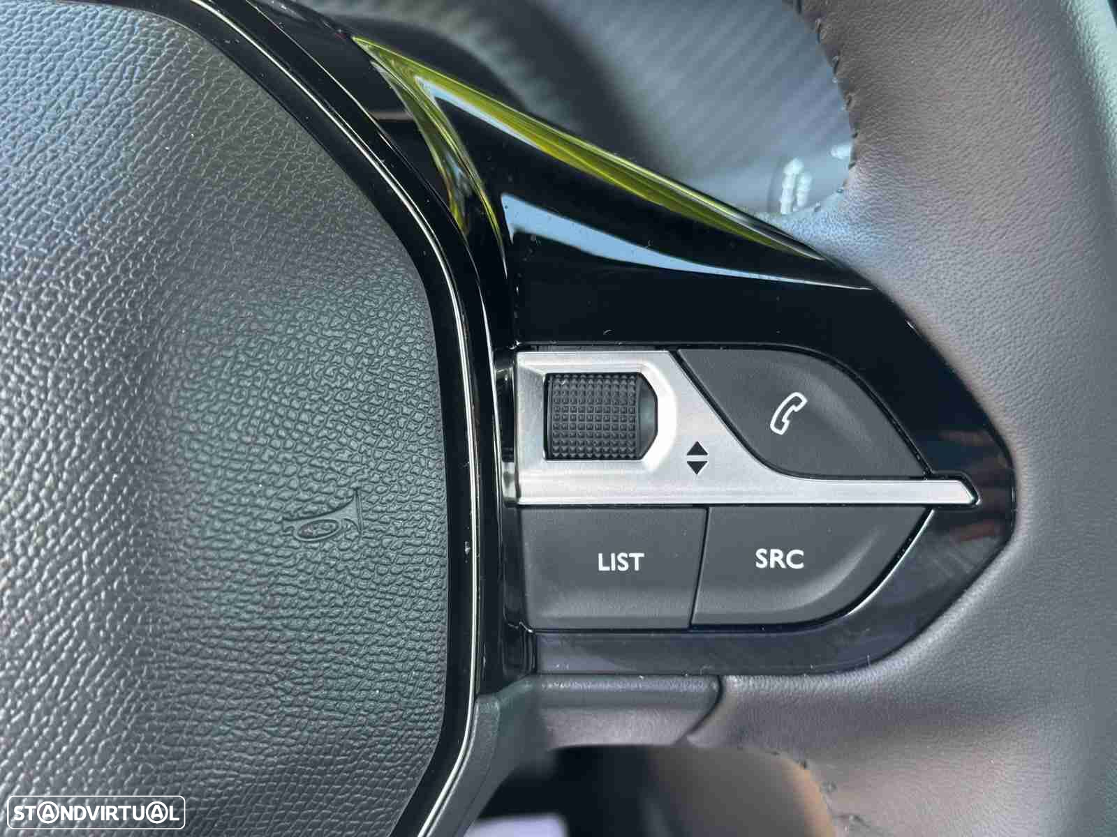 Peugeot e-2008 54 kWh Active - 9