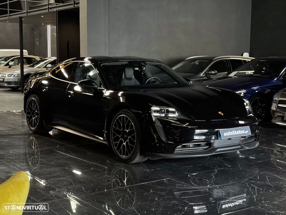 Porsche Taycan 4 - 5