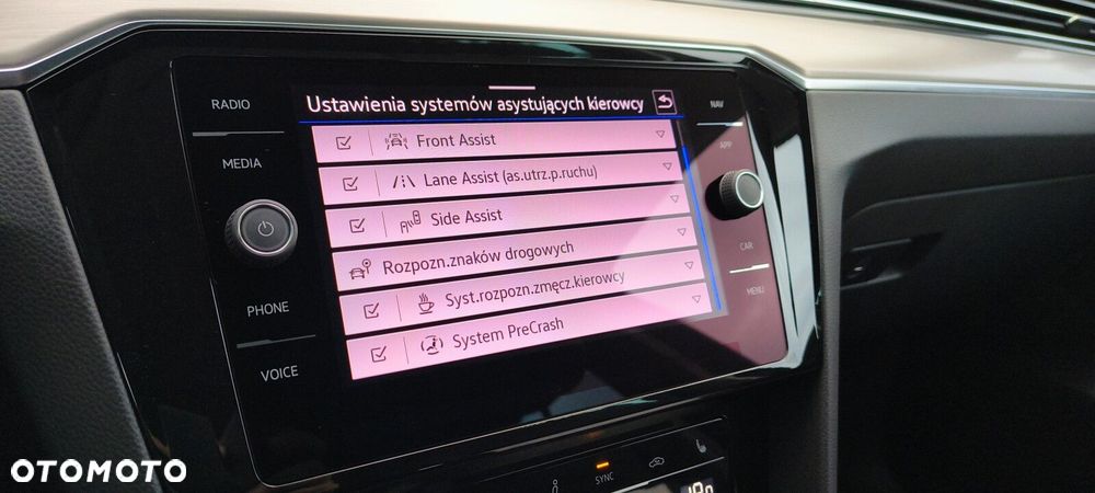 Volkswagen Passat - 22