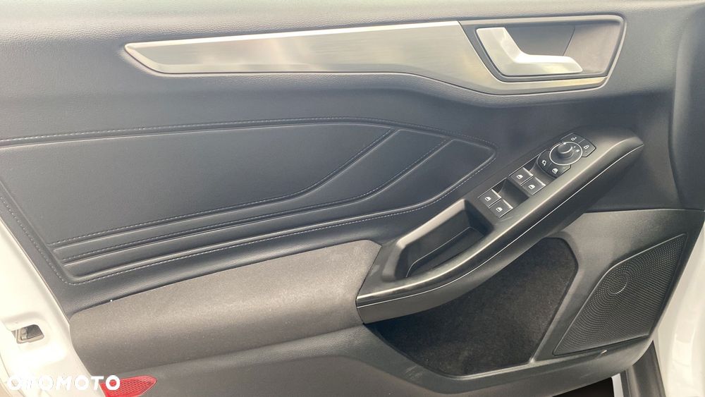 Ford Focus 1.0 EcoBoost mHEV Titanium X - 13