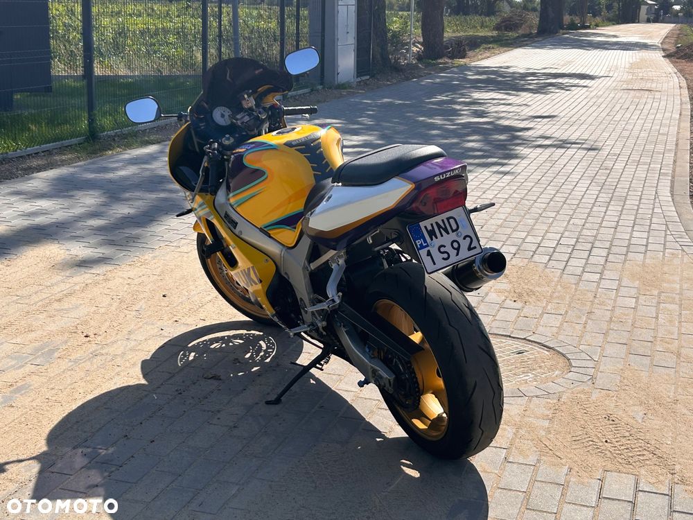 Suzuki GSX-R - 6