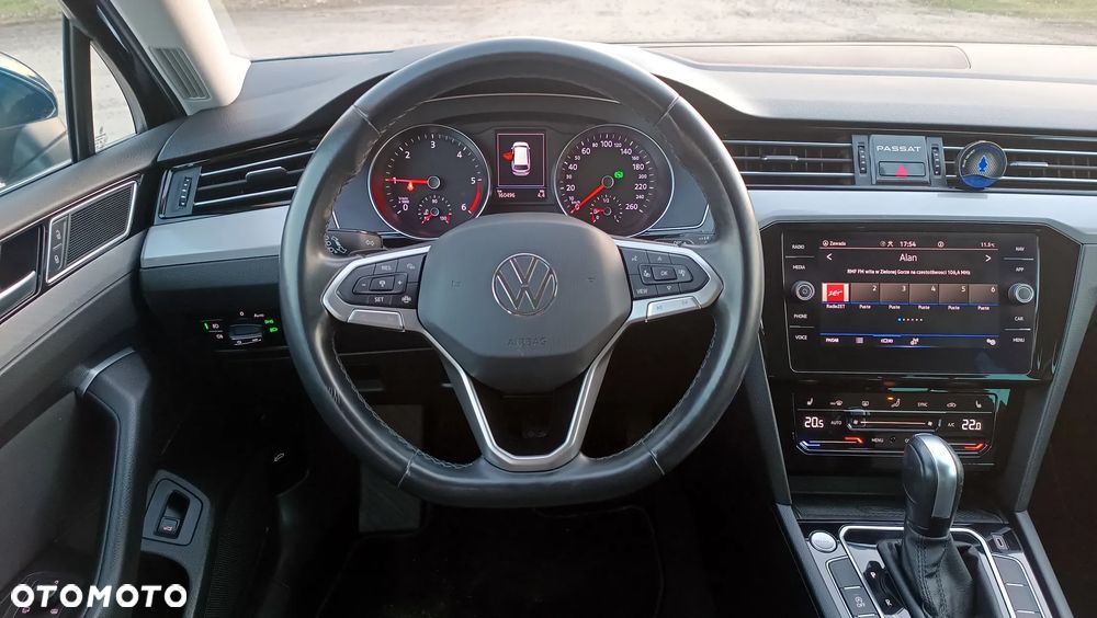 Volkswagen Passat Variant 2.0 TDI SCR DSG Business - 17