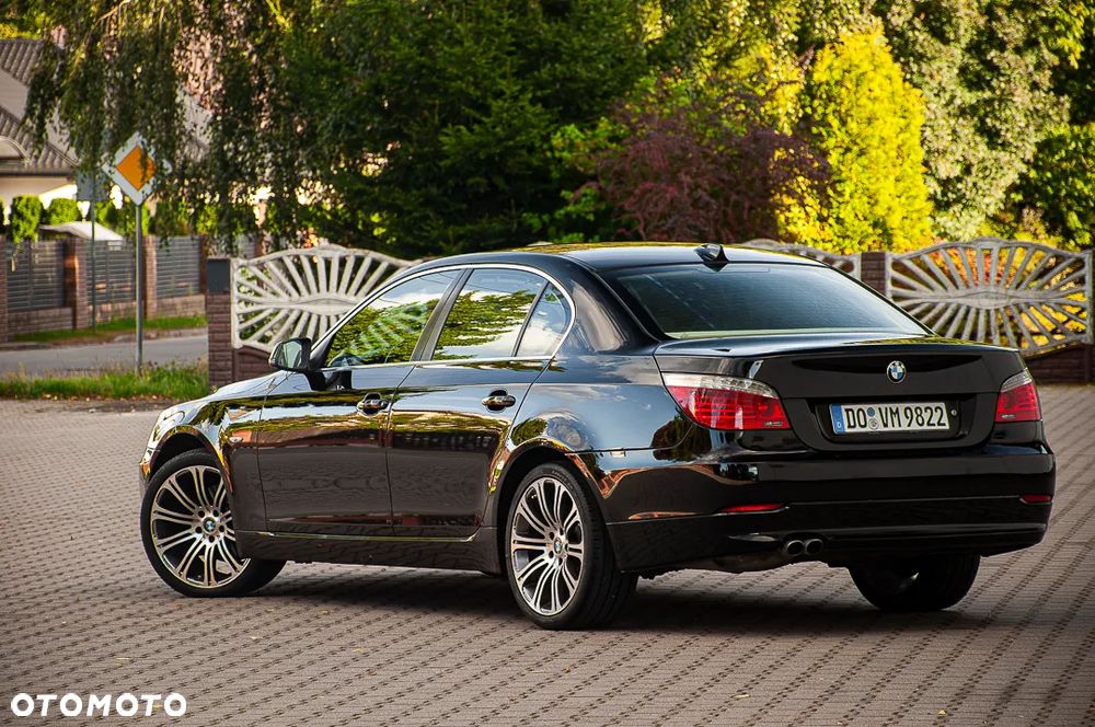 BMW Seria 5 525d - 9