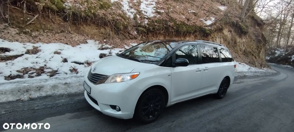 Toyota Sienna 3.5 V6 XLE AWD - 13