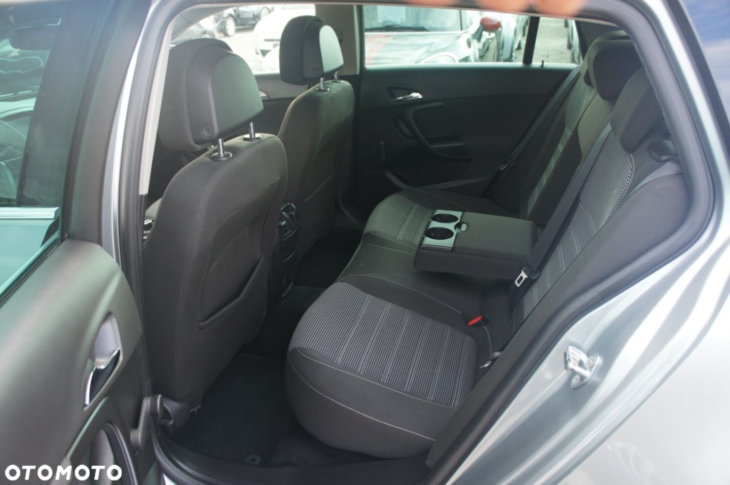 Opel Insignia - 14
