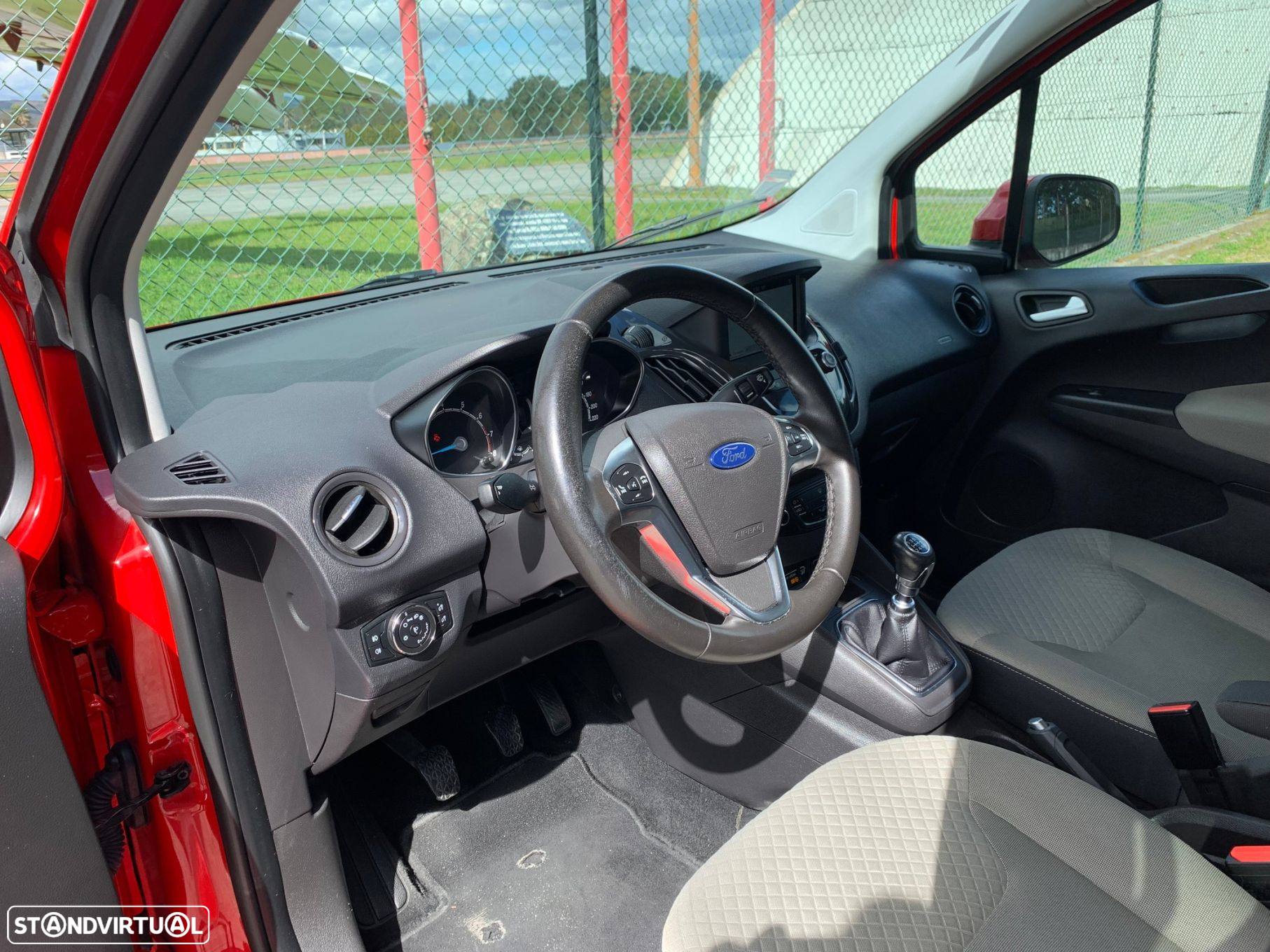 Ford Tourneo Connect 1.0i EcoBoost Titanium - 20