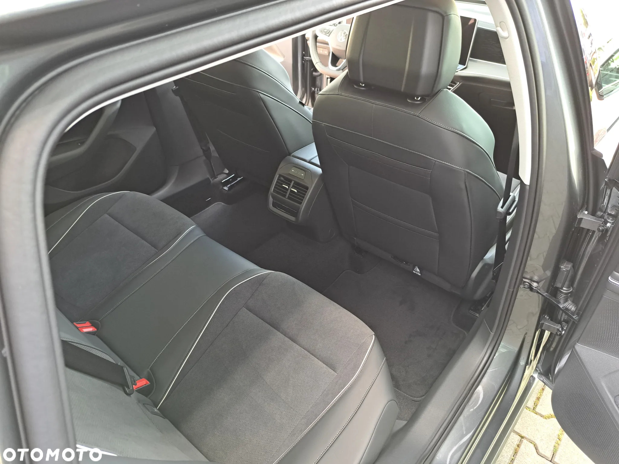 Volkswagen Passat 1.5 TSI ACT mHEV Business Plus DSG - 18