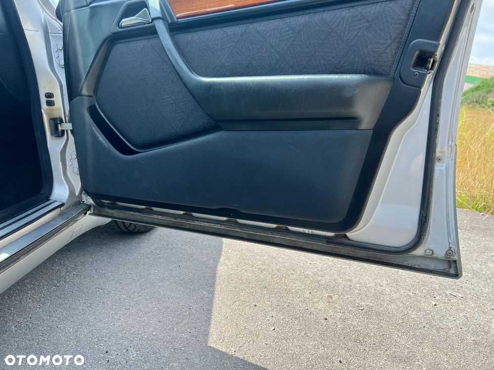 Mercedes-Benz W124 (1984-1993) - 11