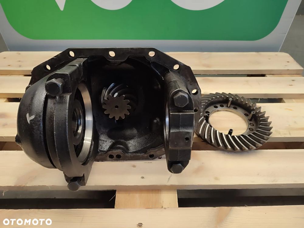 Dyferencjał Massey Ferguson Dana 4348687M93 - 9