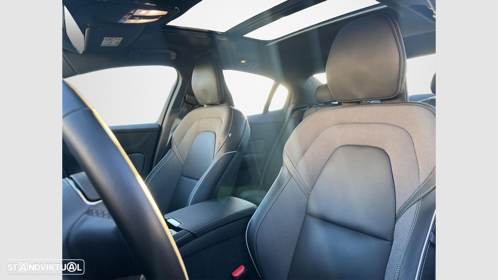 Volvo S60 2.0 T8 PHEV Plus Dark AWD - 10