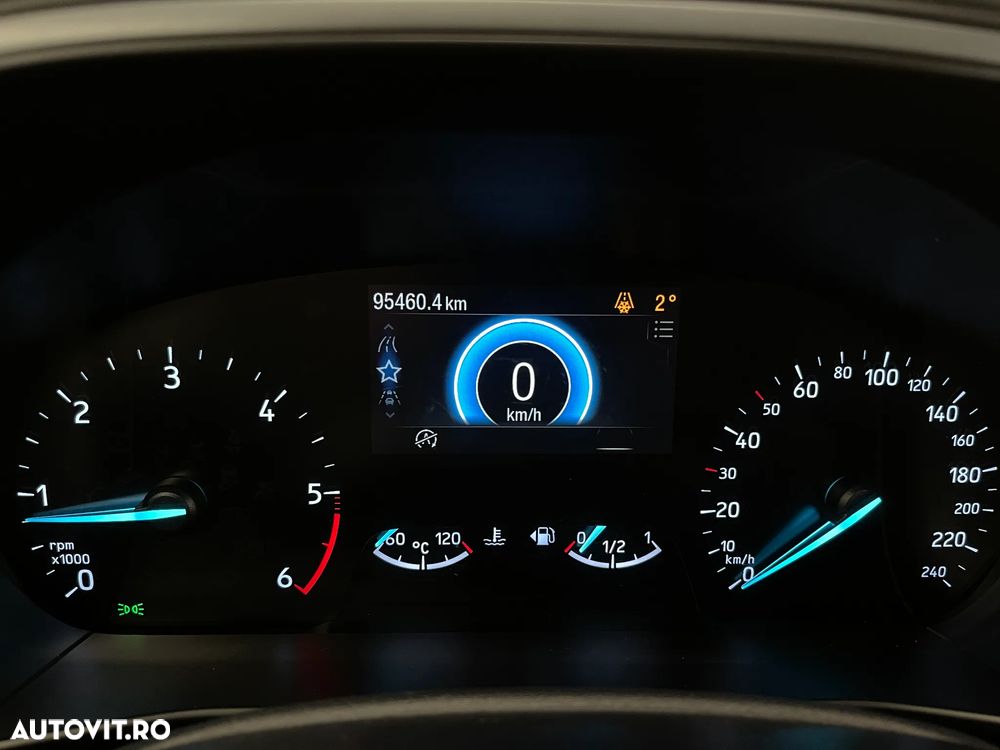 Ford Focus 1.5 EcoBlue Connected - 25