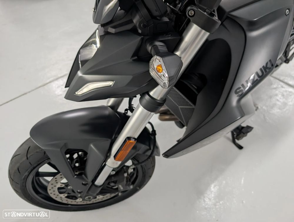 Suzuki GSX GSX-8S - 20
