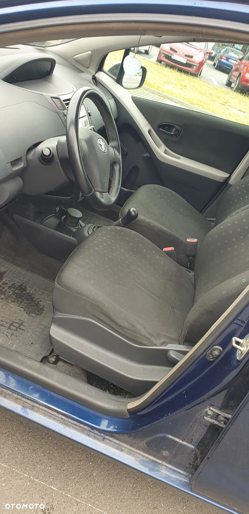 Toyota Yaris - 13