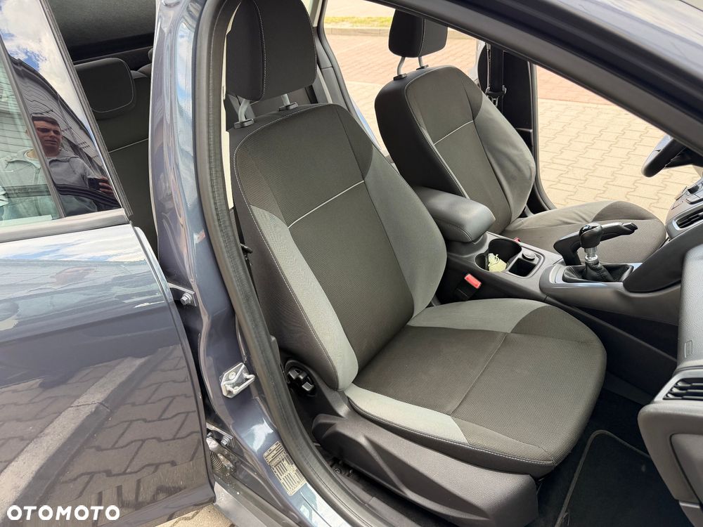 Ford Focus 1.6 TDCi DPF Champions Edition - 15