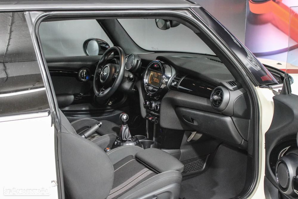 MINI 3 Portas Cooper D - 14