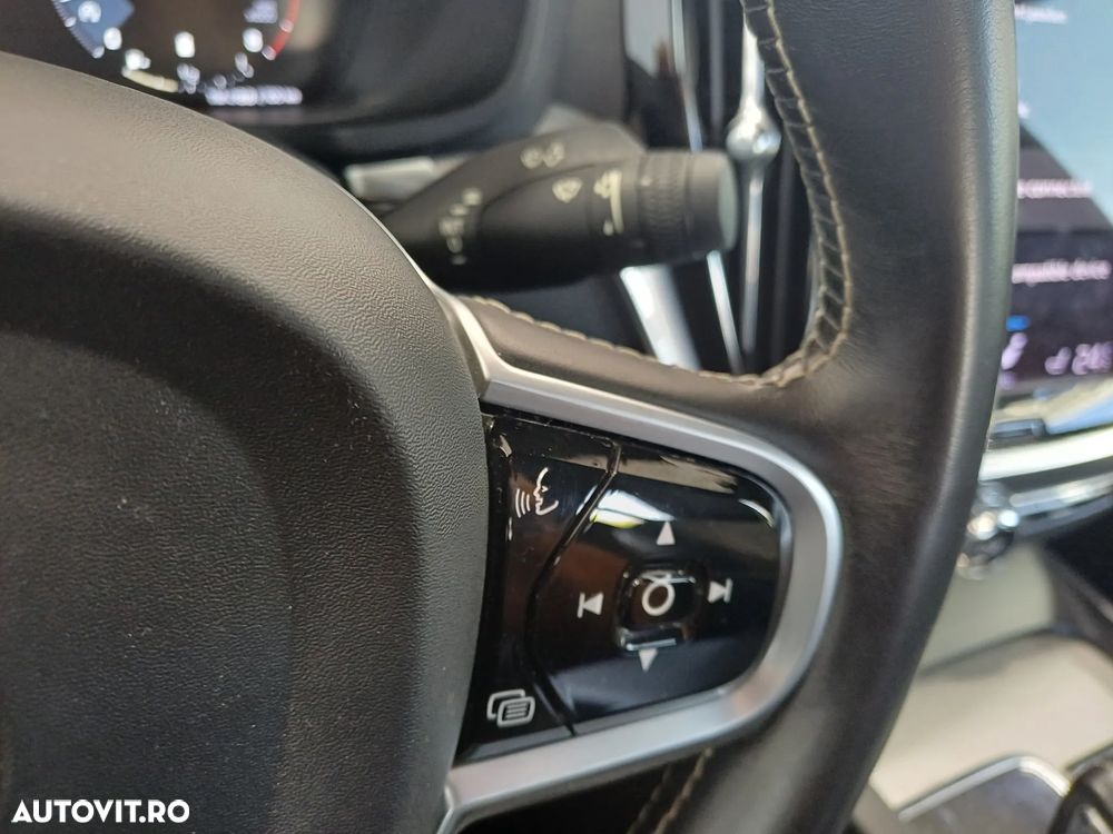 Volvo S60 B4 MHEV AT Plus Dark - 13