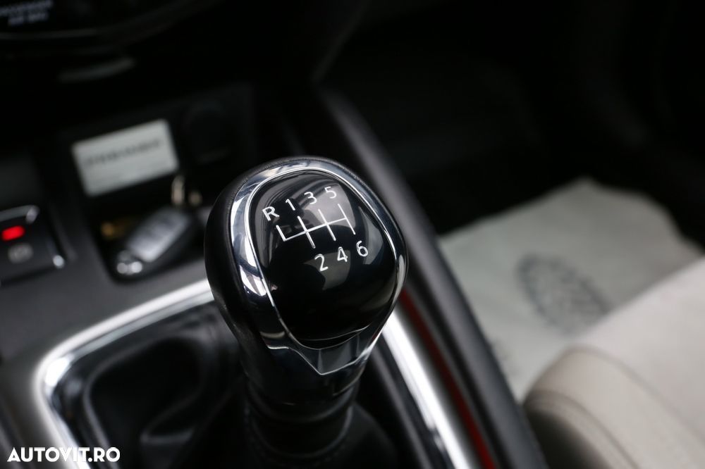 Nissan Qashqai 1.6 DCI Start/Stop 4X4-i Tekna - 26