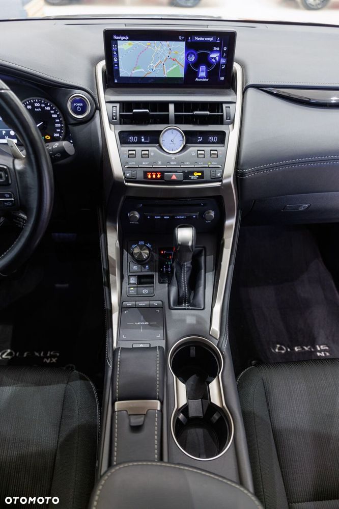 Lexus NX 300h Business Edition AWD - 22