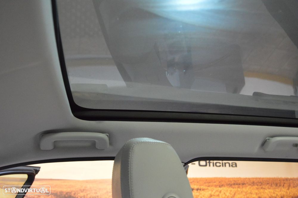 Land Rover Discovery Sport 2.0 TD4 HSE Luxury - 36