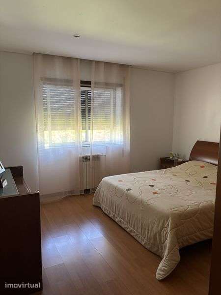 Moradia T4 Renovada com Garagem e Jardim- Excelente Oportunidade - Grande imagem: 2/10