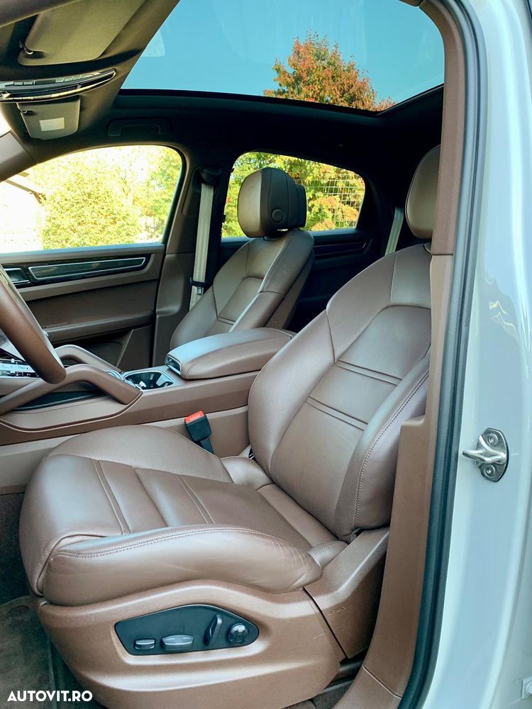 Porsche Cayenne - 2