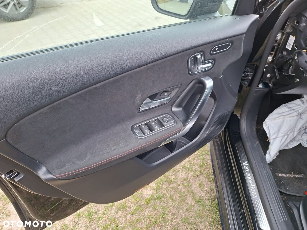 Mercedes-Benz Klasa A 180 AMG Line 7G-DCT - 12