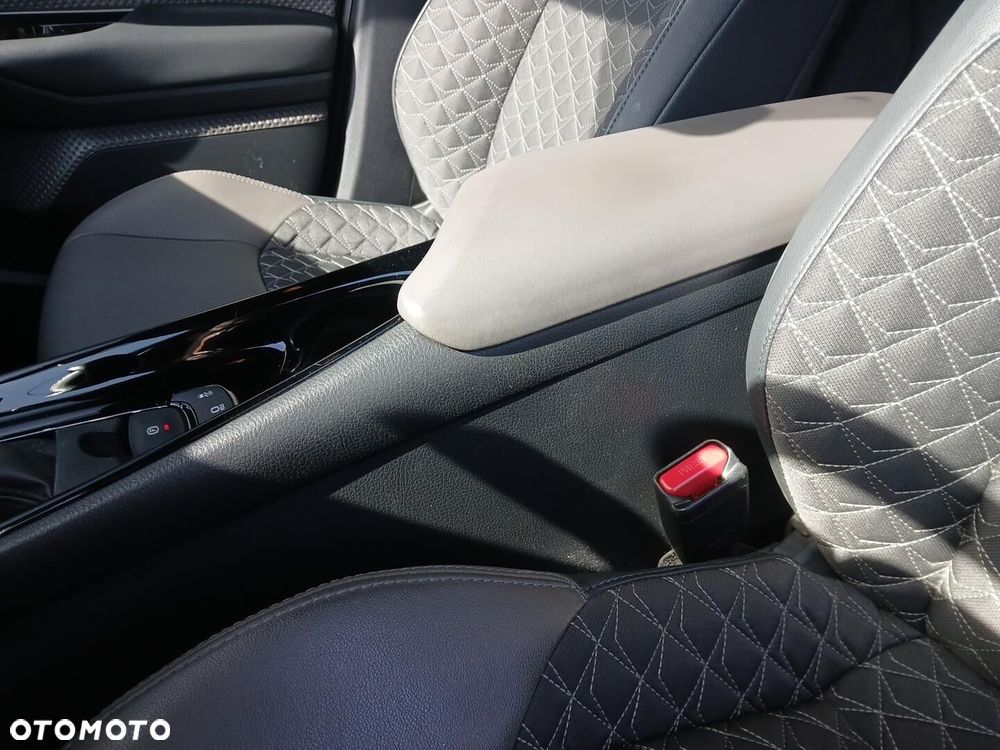 Toyota C-HR 2.0 Hybrid Executive - 37