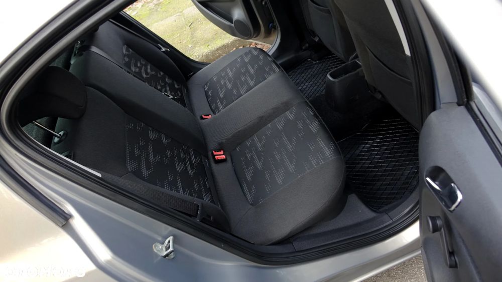 Opel Corsa 1.2 16V Innovation 110 Jahre - 11