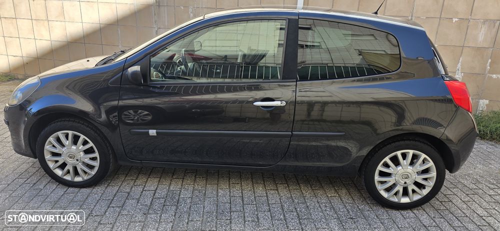 Renault Clio 1.5 dCi Dynamique S - 8