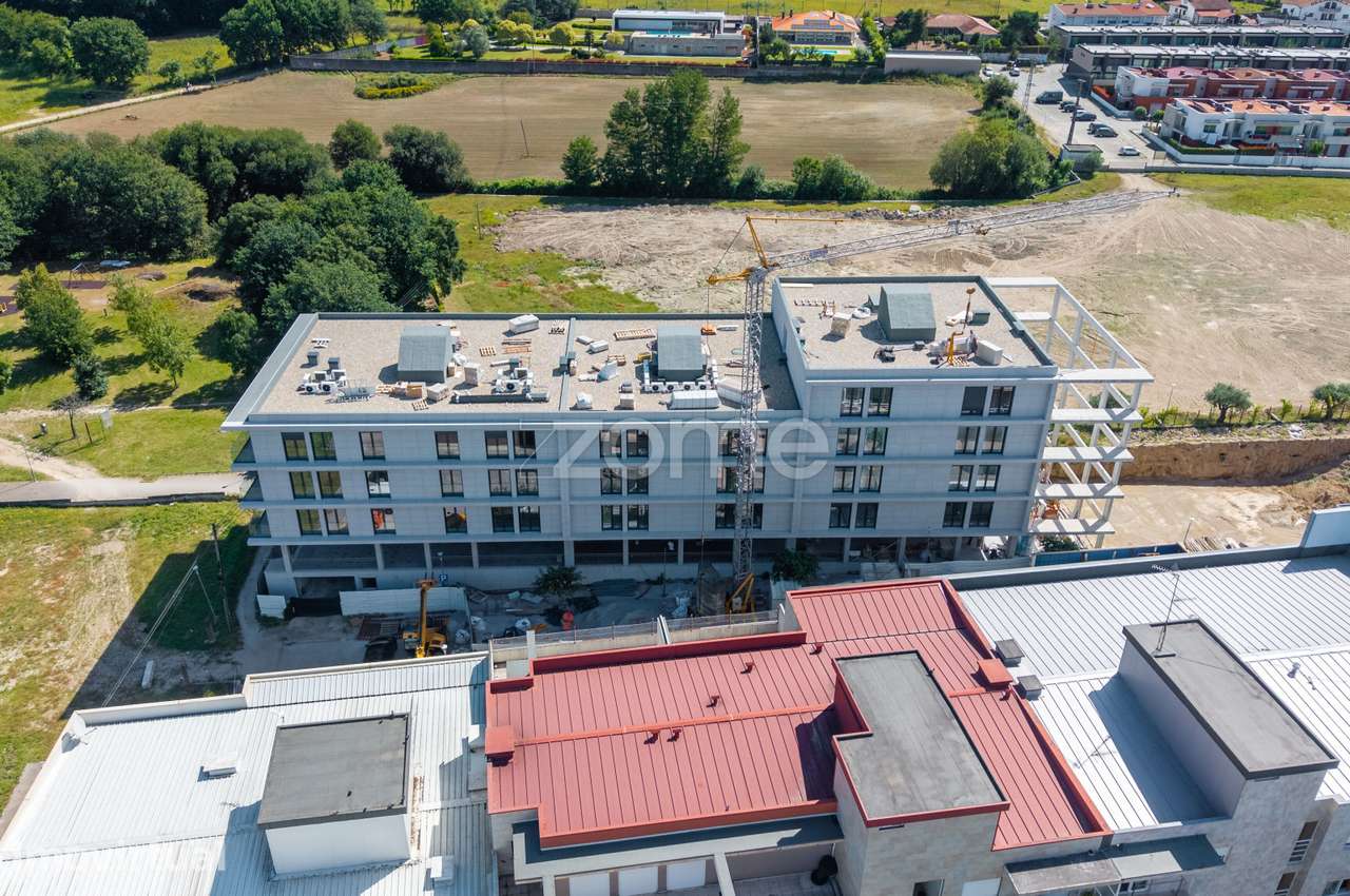 Apartamento T2 no Edifício Parque do Ave em Ponte, Guimarães - Grande imagem: 2/33