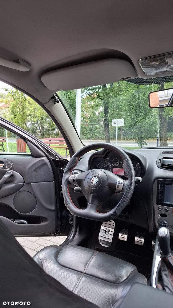 Alfa Romeo 147 2.0 Twin Spark Distinctive - 3