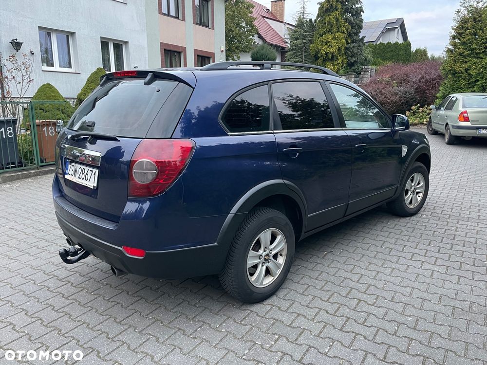 Chevrolet Captiva 2.4 LS 5os - 4