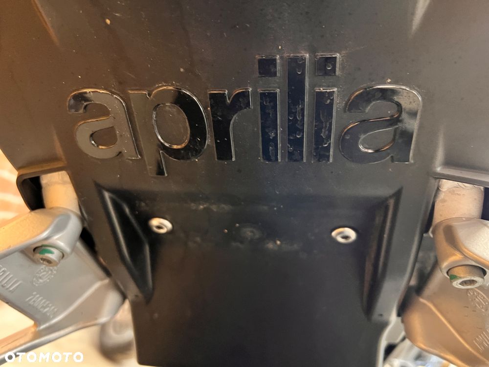 Aprilia Tuono - 10