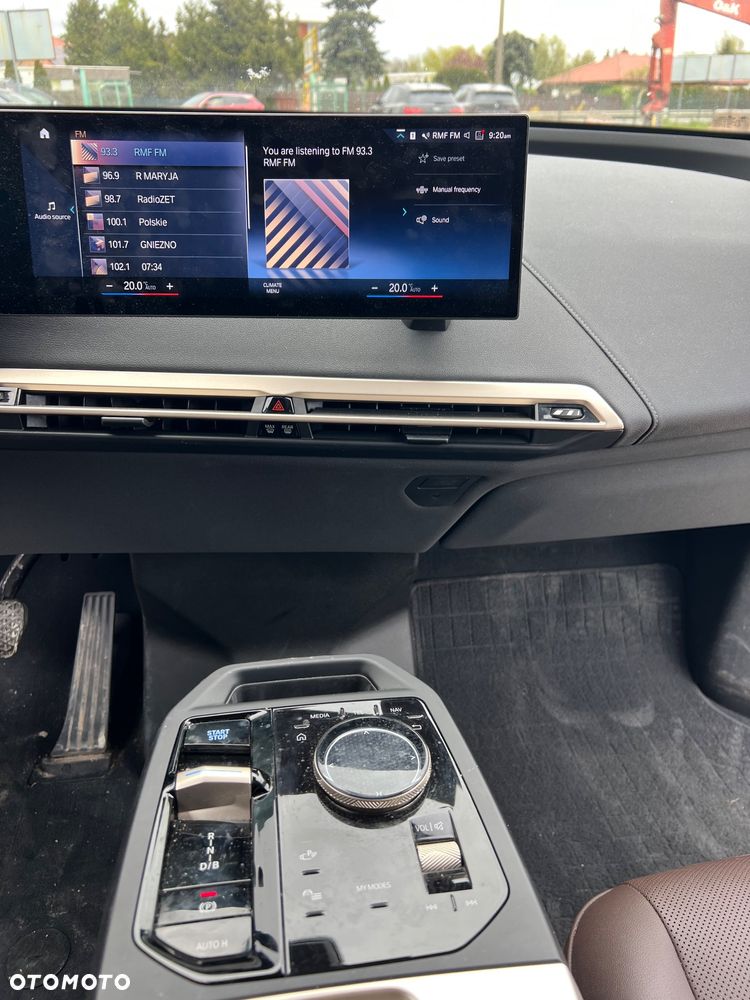 BMW iX xDrive50 - 30
