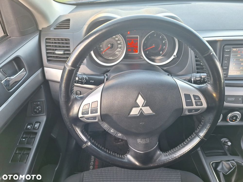 Mitsubishi Lancer 1.8 Invite - 23