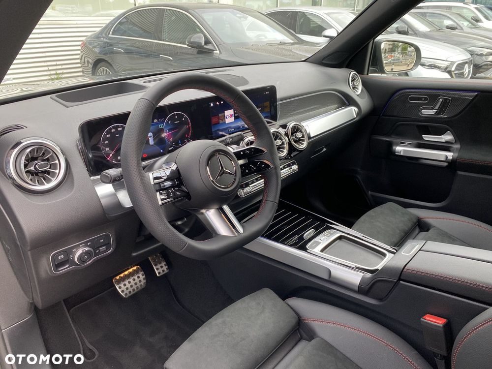 Mercedes-Benz GLB - 9
