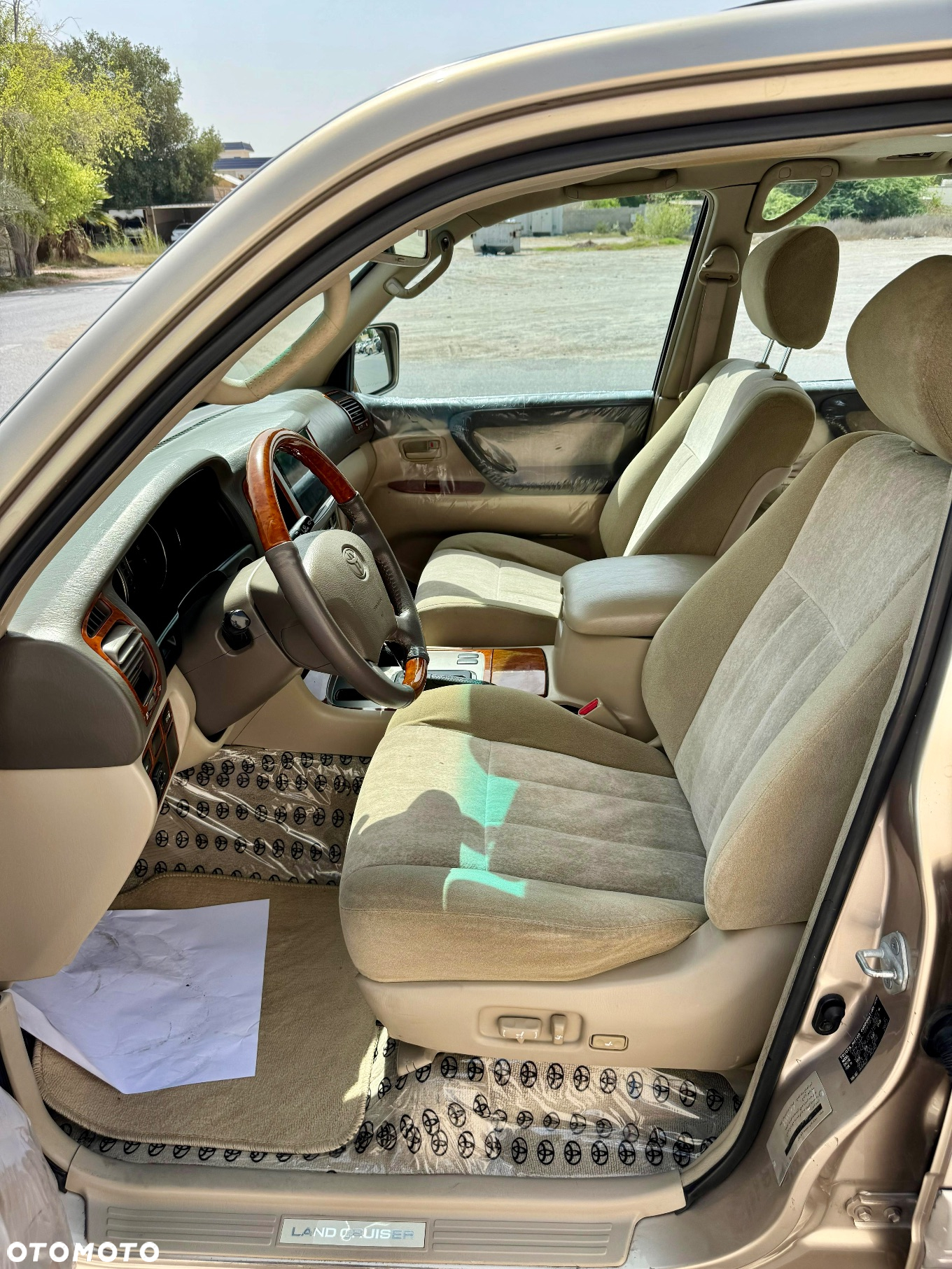 Toyota Land Cruiser - 28