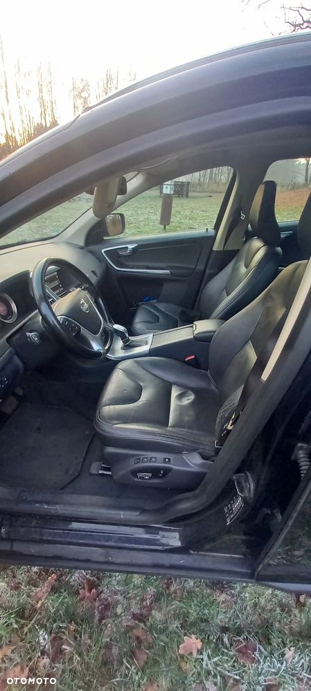 Volvo XC 60 D5 AWD Momentum - 9