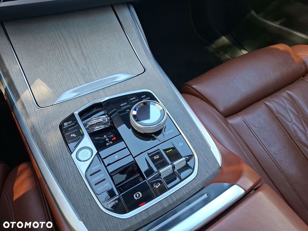 BMW X7 xDrive40d mHEV - 16