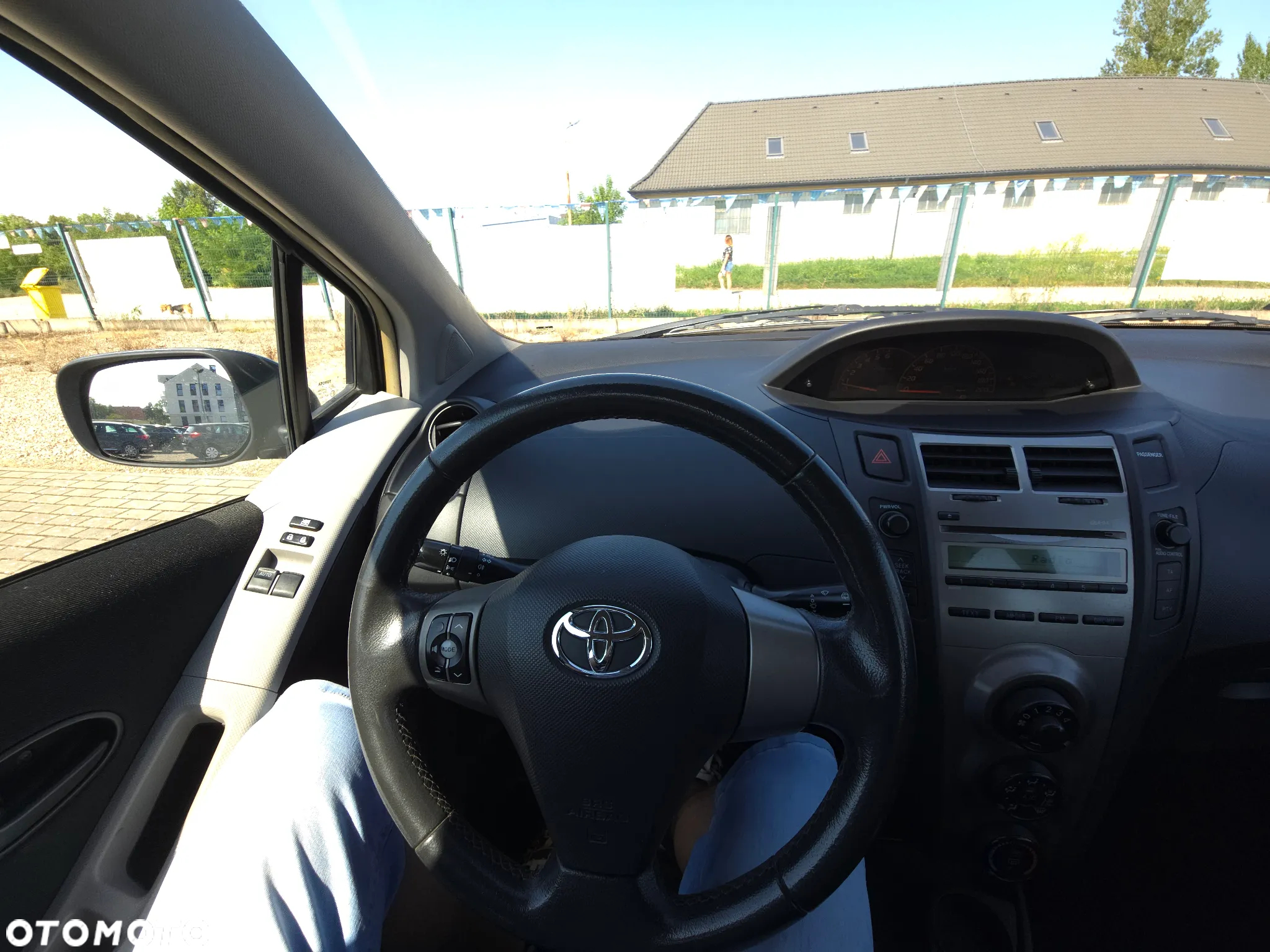 Toyota Yaris 1.33 Premium - 28